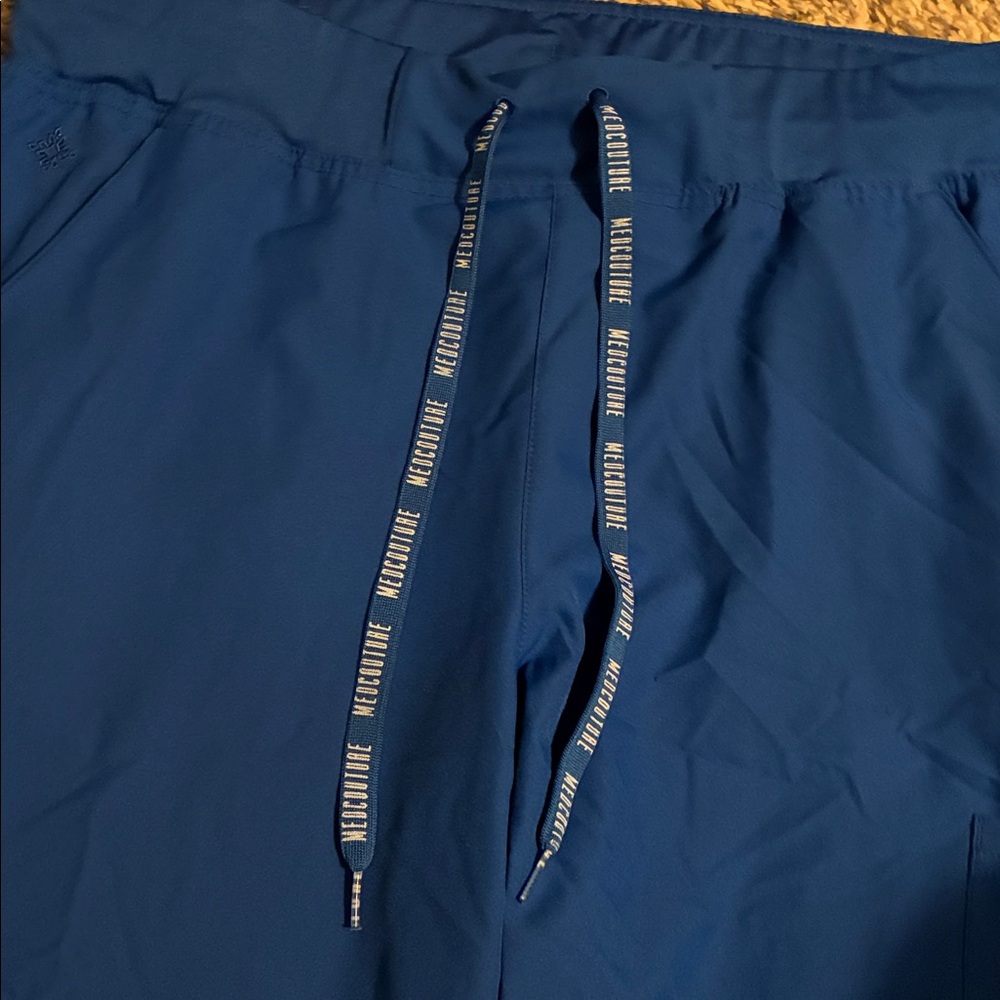 Med Couture Insight scrub joggers - size large tall - Picture 2 of 5